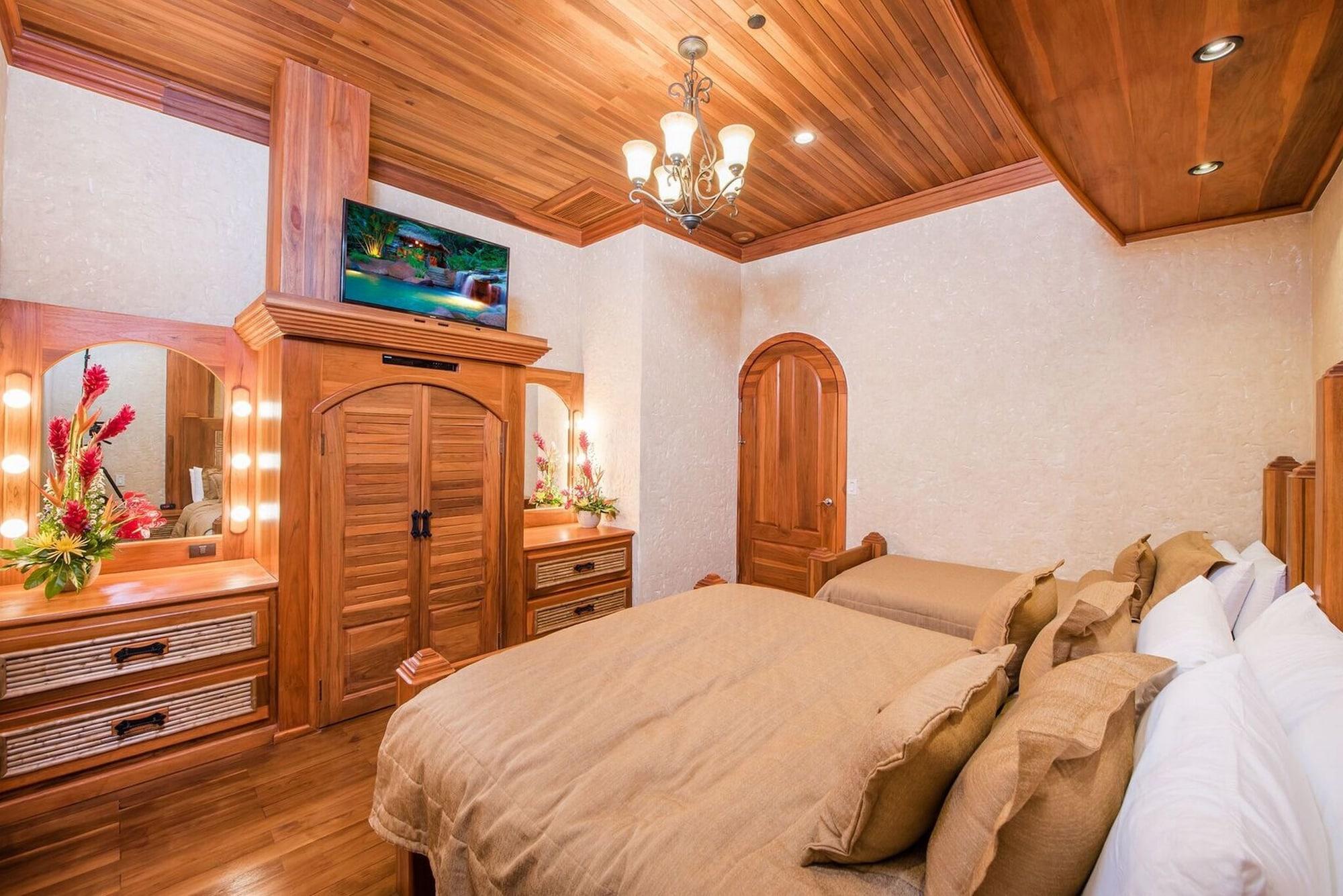 Resort The Springs & At Arenal 5*