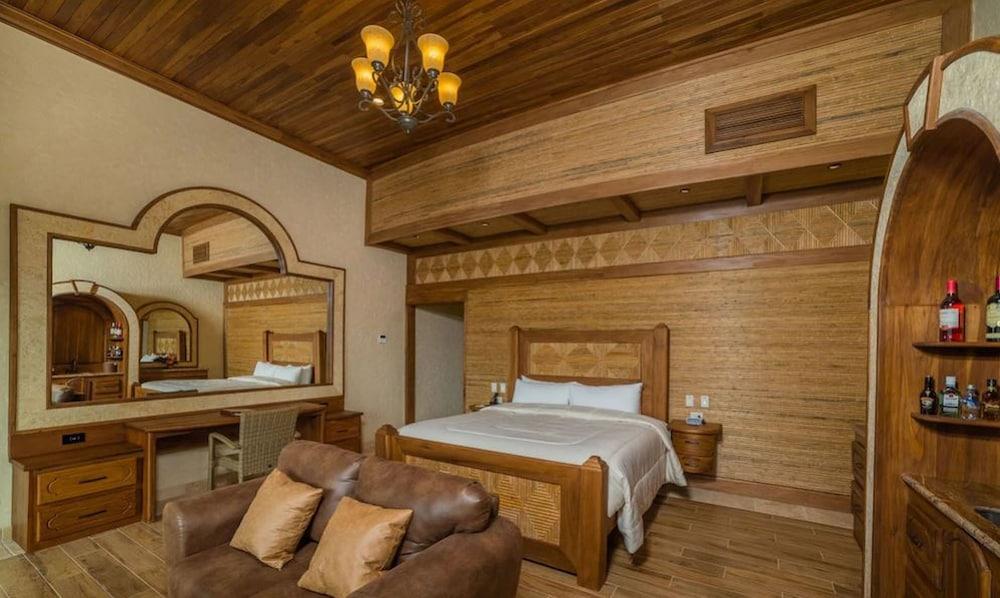 The Springs & At Arenal 5* La Fortuna